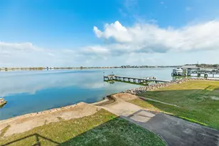 7204 Ave N 1/2, Galveston, TX 77551 - Photo 18