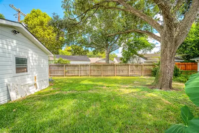 9019 Kapri Lane, Houston, TX 77025 - Photo 36