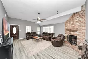11031 Kirkmead Dr, Houston, TX 77089 - Photo 2