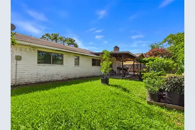 11419 Blackhawk Boulevard, Houston, TX 77089 - Photo 48