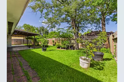 11419 Blackhawk Boulevard, Houston, TX 77089 - Photo 48