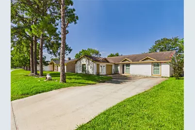 11419 Blackhawk Boulevard, Houston, TX 77089 - Photo 2