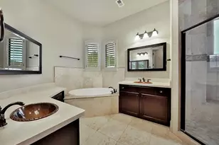 910 Snover St, Houston, TX 77007 - Photo 16