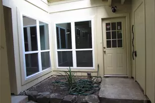 201 Vanderpool Ln, Houston, TX 77024 - Photo 6