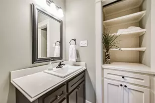 240 E Woodland St, Houston, TX 77009 - Photo 8