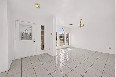 8202 Worthington Dr, Houston, TX 77083 - Photo 4