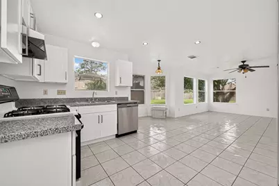 8202 Worthington Dr, Houston, TX 77083 - Photo 16