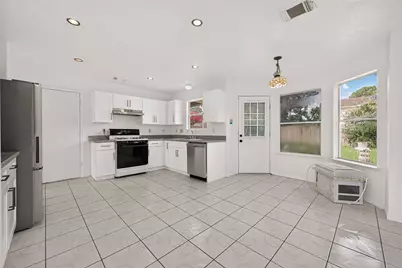 8202 Worthington Dr, Houston, TX 77083 - Photo 14