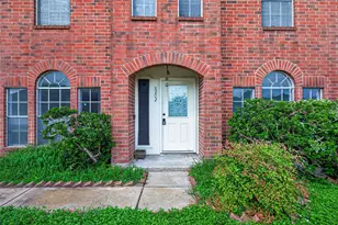 8202 Worthington Dr, Houston, TX 77083 - Photo 2