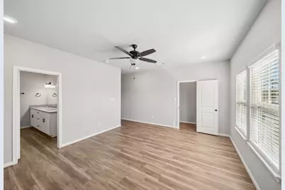 212 W Lewis Street, Conroe, TX 77301 - Photo 34