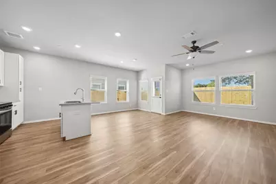 212 W Lewis Street, Conroe, TX 77301 - Photo 12