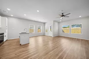 212 W Lewis St, Conroe, TX 77301 - Photo 12