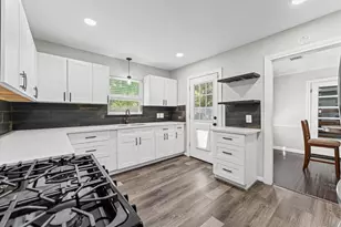 921 22nd Ave N, Texas City, TX 77590 - Photo 1