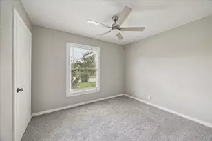 613 Winding Way St, Lake Jackson, TX 77566 - Photo 8