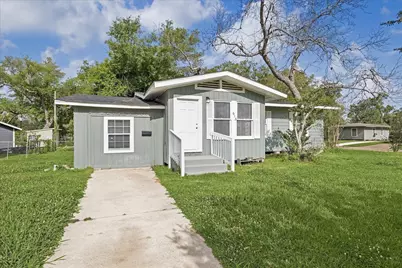 613 Winding Way Street, Lake Jackson, TX 77566 - Photo 2