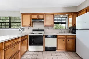 2245 N Austin Ave, Pearland, TX 77581 - Photo 36