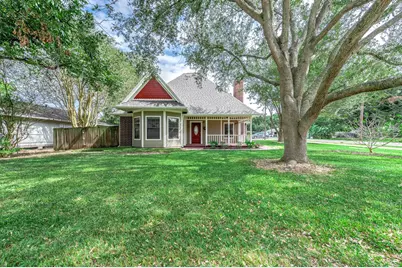 2245 N Austin Avenue, Pearland, TX 77581 - Photo 1