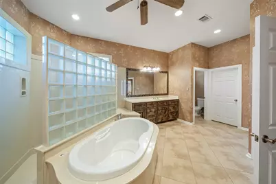 21 Wedgewood Drive W, Montgomery, TX 77356 - Photo 28
