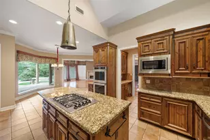 21 Wedgewood Dr W, Montgomery, TX 77356 - Photo 16