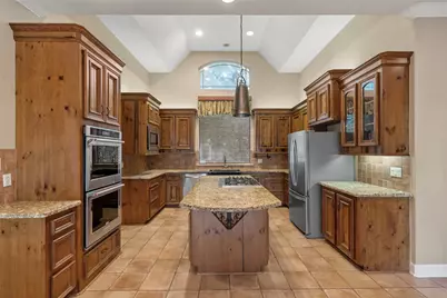 21 Wedgewood Drive W, Montgomery, TX 77356 - Photo 12