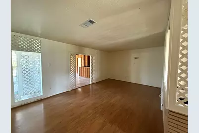 427 22nd Avenue N, Texas City, TX 77590 - Photo 2
