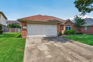 11814 Copperas Creek Dr, Sugar Land, TX 77498 - Photo 4