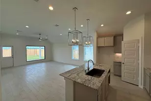 818 Orchard Vale Rd, Rosharon, TX 77583 - Photo 2