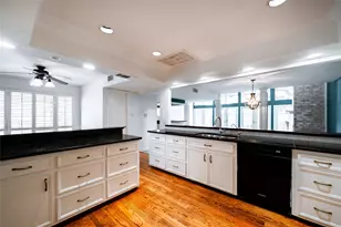 5918 San Felipe St St, Houston, TX 77057 - Photo 16