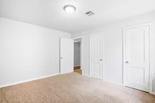 5326 Doulton Dr, Houston, TX 77033 - Photo 10
