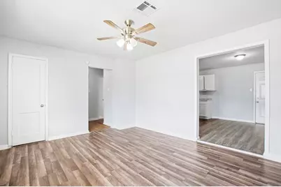 5326 Doulton Drive, Houston, TX 77033 - Photo 4
