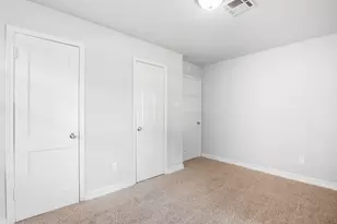 5326 Doulton Dr, Houston, TX 77033 - Photo 8