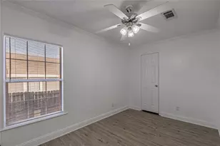 121 Varsity Dr, Huntsville, TX 77340 - Photo 14