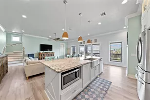 775 Townsend Dr, Crystal Beach, TX 77650 - Photo 14