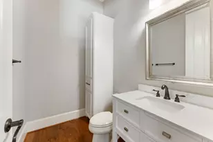 2 Hunnewell Way, The Woodlands, TX 77382 - Photo 10