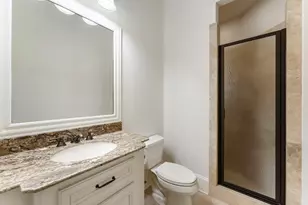 2 Hunnewell Way, The Woodlands, TX 77382 - Photo 22