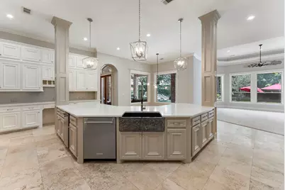 2 Hunnewell Way, The Woodlands, TX 77382 - Photo 10