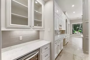 2 Hunnewell Way, The Woodlands, TX 77382 - Photo 14