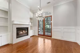 2 Hunnewell Way, The Woodlands, TX 77382 - Photo 8