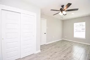 5433 Chennault Rd, Houston, TX 77033 - Photo 22