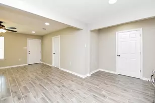 5433 Chennault Rd, Houston, TX 77033 - Photo 12