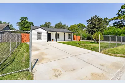 5433 Chennault Road, Houston, TX 77033 - Photo 2