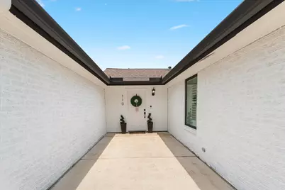 110 Dozent Lane, Baytown, TX 77521 - Photo 4