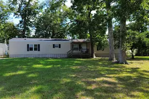 106 Gates St, Devers, TX 77538 - Photo 2