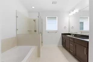 960 W 24th St, Houston, TX 77008 - Photo 30