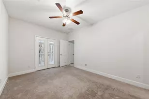 960 W 24th St, Houston, TX 77008 - Photo 6