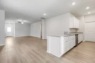 8118 Burnt Orchid Dr, Houston, TX 77016 - Photo 4