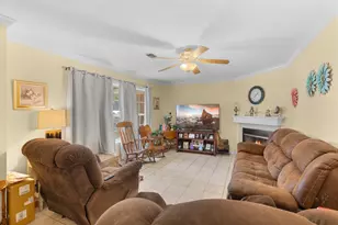 1326 Kathy Ave, Sealy, TX 77474 - Photo 8