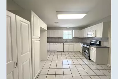 1106 Chapel Lane, El Campo, TX 77437 - Photo 10