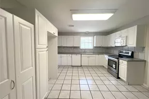 1106 Chapel Ln, El Campo, TX 77437 - Photo 10