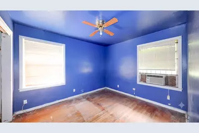 5602 Flamingo Drive, Houston, TX 77033 - Photo 8